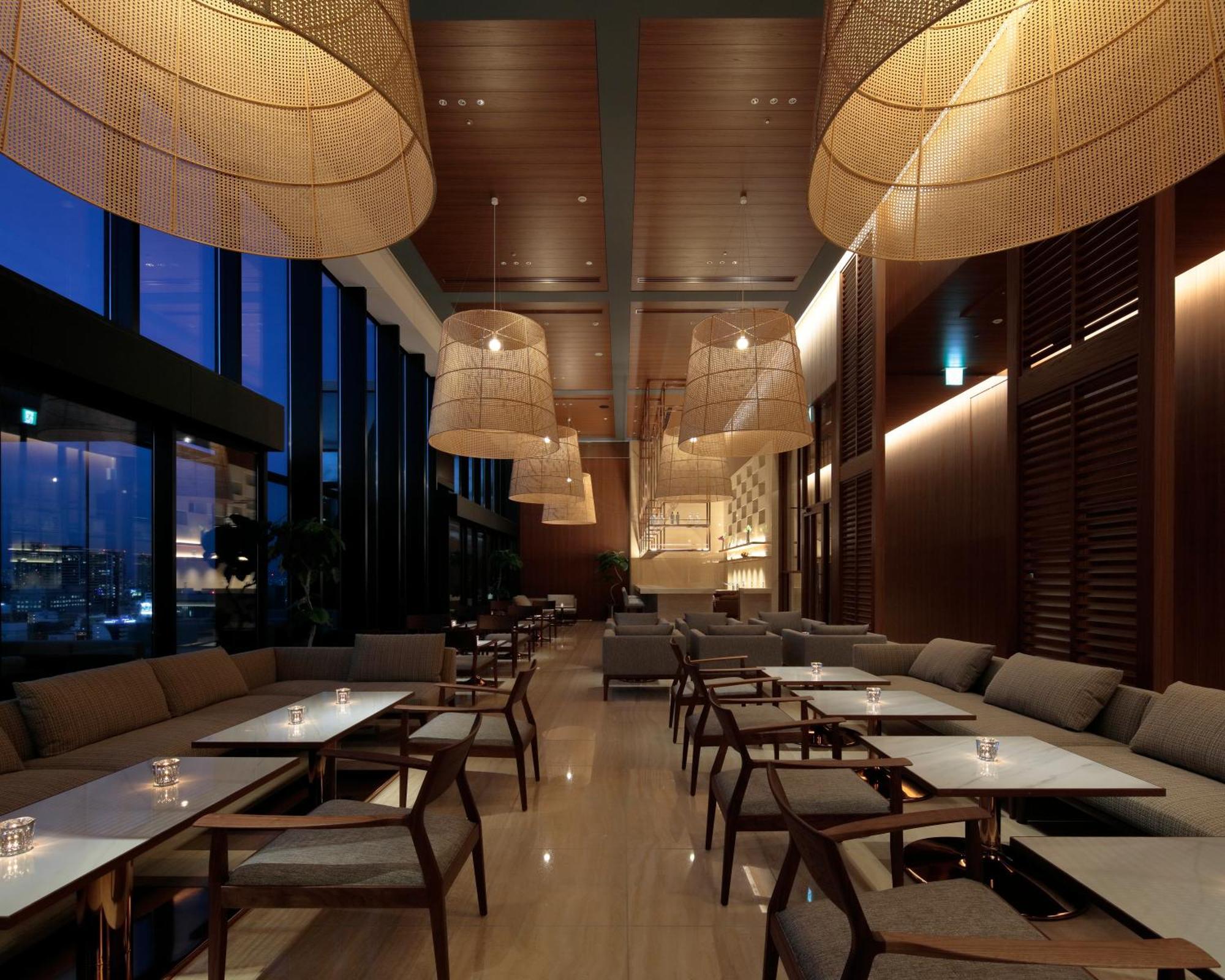 Candeo Hotels Osaka The Tower Екстер'єр фото The lounge at the airport