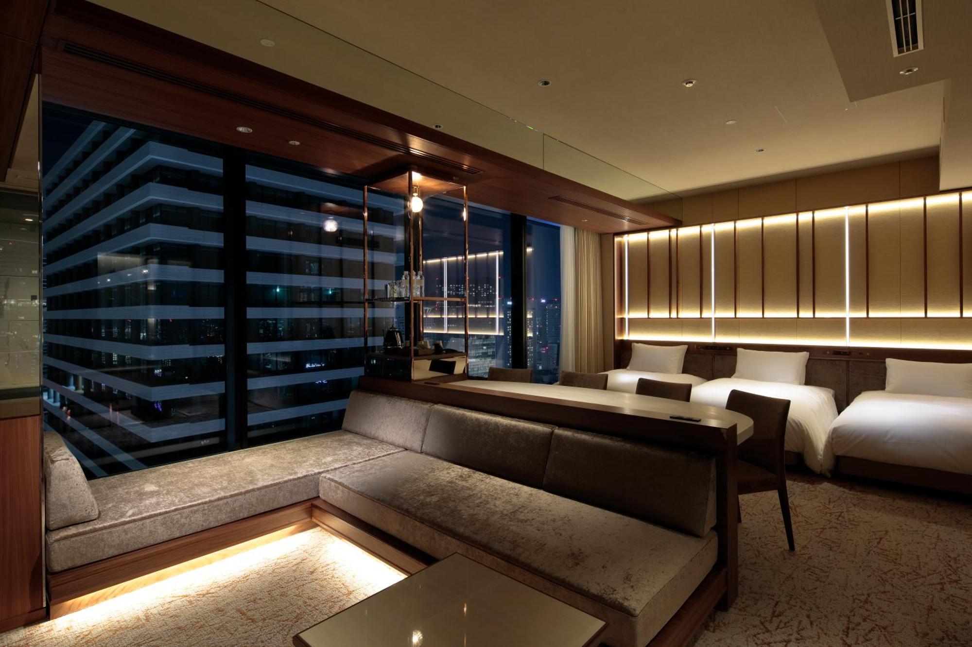 Candeo Hotels Osaka The Tower Екстер'єр фото A room at the hotel